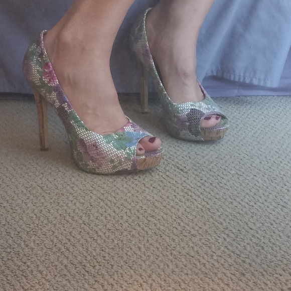 Torta Caliente Heels - Picture 13 of 13